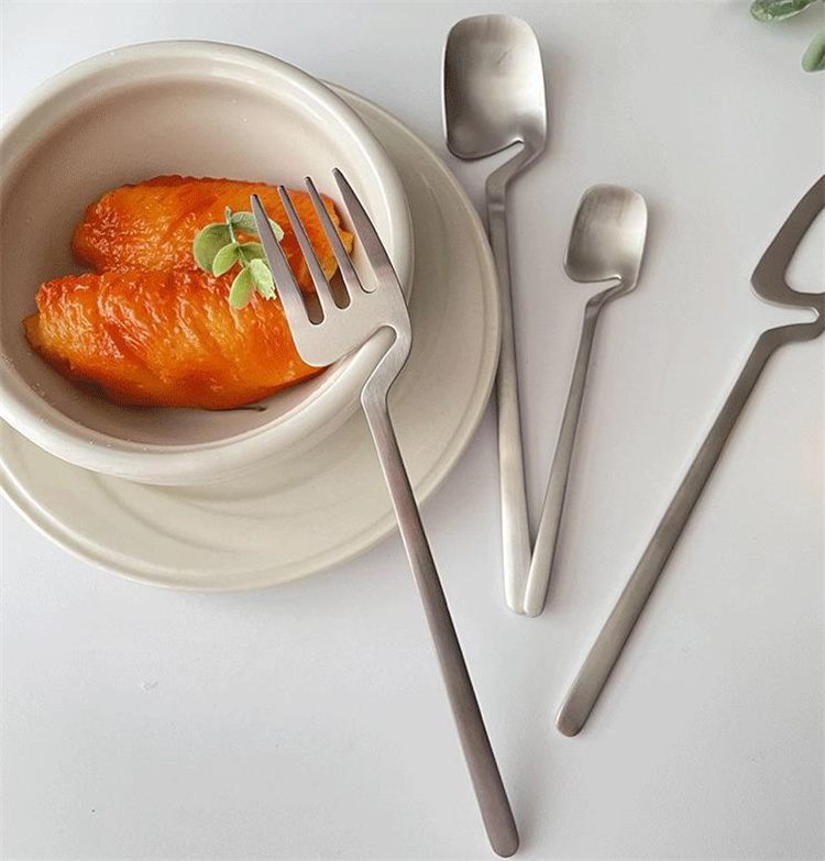 ナイフとフォーク コーヒースプーン 食器 4点セット  ステンレス 洋食 デザートナイフ シンプル 吊り壁