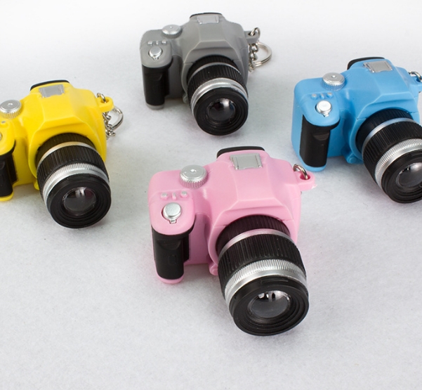 ドールハウス用   キーホルダー  模型  Led カメラ    おもちゃ  バッグストラップ     置物   発声 発光