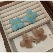樹脂お花ピアス