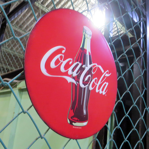 エンボス メタルサイン COCA COLA ROUND 【コカコーラ ブリキ