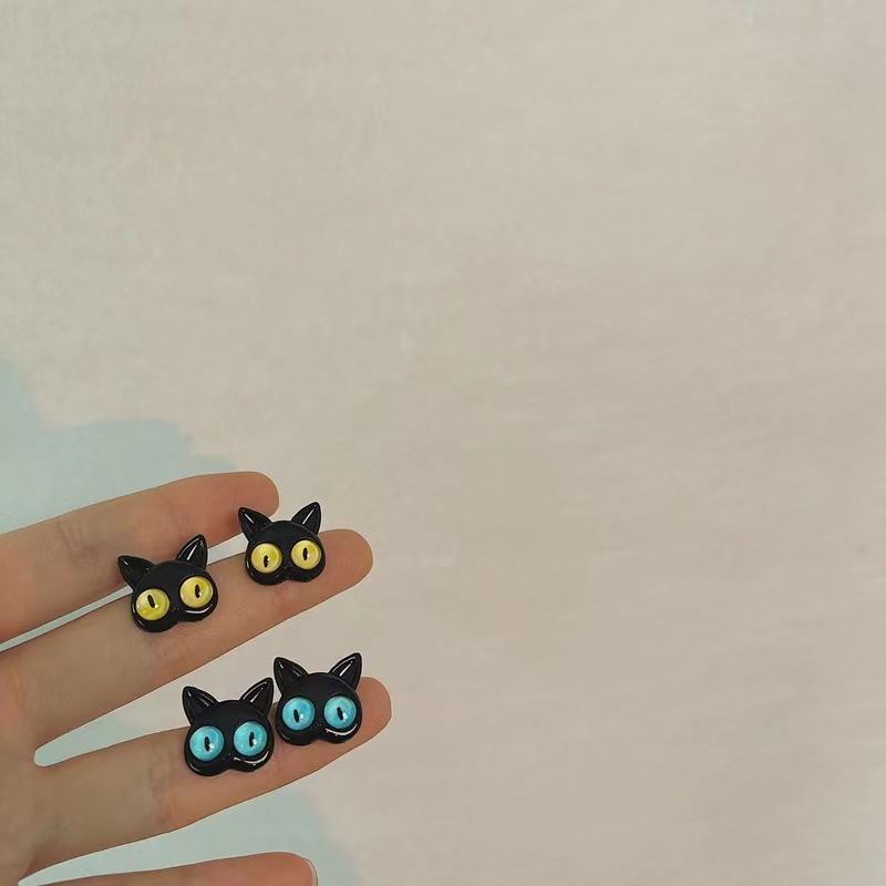 可愛い黒猫のピアス  かわいい猫の目  S925ピアス