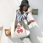 韓国のかわいい いちご柄バッグ ショルダーバッグ ハンドバッグ 大容量バッグ女性トートイチゴバッグ