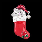 クリスマス 猫のブローチ クリスマスストッキングブローチ 可愛い 動物のブローチ 猫 アクセサリー