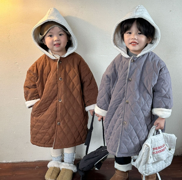 冬新作　韓国風子供服      暖かい服    コート   トップス   綿入れの着物   男女兼用  2色