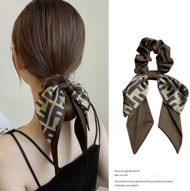 レデイーズ韓国風　ヘアアクセサリー  髪飾り スカーフのシュシュヘアバンド　ヘアリボン ロゴフラワー