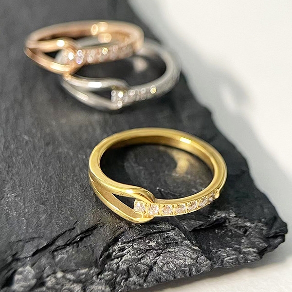 ステンレス指輪　リング　ジルコニア　アクセサリー　金属アレルギー対応　INS　デザイン　18Kコーティング