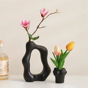 限定SALE 24年新作登場 陶磁器の花瓶 個性 装飾品 フラワーアレンジメント 2点セット 家庭用置物