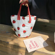 かわいい いちご ハンドバッグ  小さなバッグ INS 人気のレディースバッグ いちごの雑貨 キャンバスバッグ
