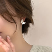 蝶々ピアス　デザイン　アクセサリー　レディース　シルバー925ポスト　韓国ファッション