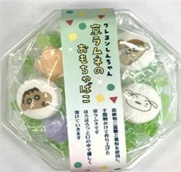 新商品 クレヨンしんちゃん 京ラムネのおもちゃばこ キャラクター アニメ お菓子 スーパーPコ | 卸売・ 問屋・仕入れの専門サイト【NETSEA】