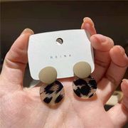 新しいヒョウ柄のイヤリング女性のレトロな気質サークルイヤリングイヤリング