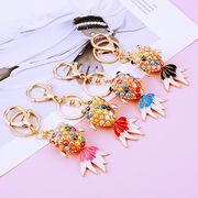 4色 金魚キーホルダー  カラーラインストーン パール 金魚キーチェーン  かわいい 金魚雑貨