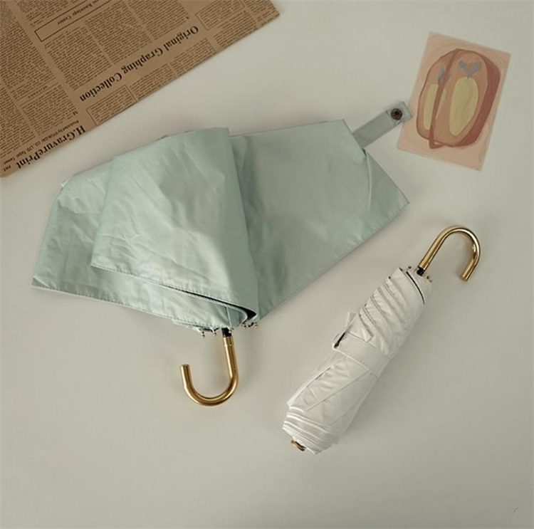 おすすめ商品 日よけします 日傘 折りたたみ 傘 黒ゴム傘 晴雨