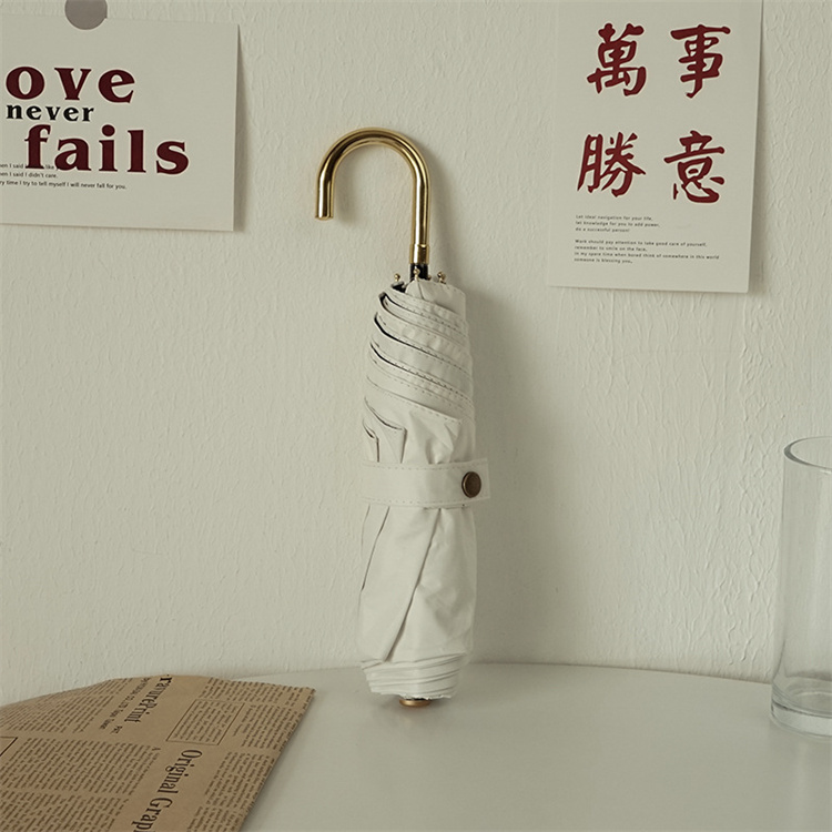 おすすめ商品 日よけします 日傘 折りたたみ 傘 黒ゴム傘 晴雨