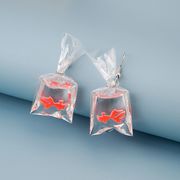2色　金魚ピアス　透明水袋　金魚アクセサリー　金魚雑貨