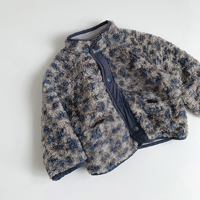 Muziyou☆2024秋冬 ブルーのヒョウ柄モフモフボタン付けコート