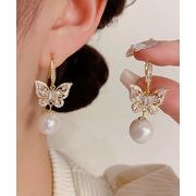 【日本倉庫即納】 パールピアス韓国風揺れるピアスバタフライ