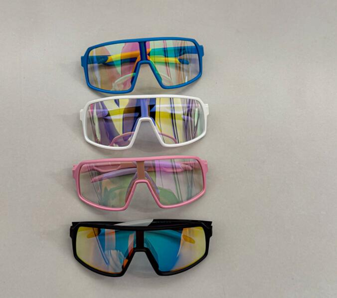 子供用　ファッション小物  サングラス 眼鏡 紫外線カット 伊達メガネ 小顔効果　キッズ