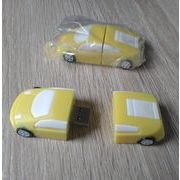 16/32/64GB 車の形をしたUSBフラッシュドライブ - 流行のフラッシュドライブ  (黄色い車)