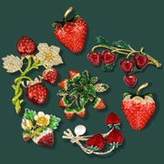 7色 いちごのアクセサリー  超人気 かわいい いちご コサージュ 韓国ファッションの 新作 いちごのブローチ