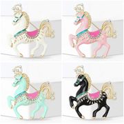 4色  かわいい  馬のブローチ  男女兼用  動物 ブローチ コサージュ ピン  馬のアクセサリー