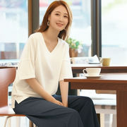 ゆったりビッグシルエット　VネックTシャツ