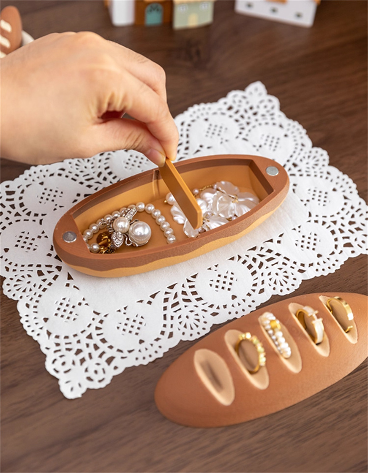フランスパン型収納ボックス 可愛い小物入れ 指輪・ネックレス・イヤリング収納用