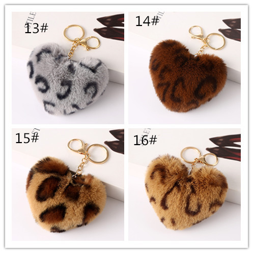 フェンディ ハート ファー　ポンポン　バッグチャーム キーホルダー フェンディ ハート ファー ポンポン バッグチャーム キーホルダー