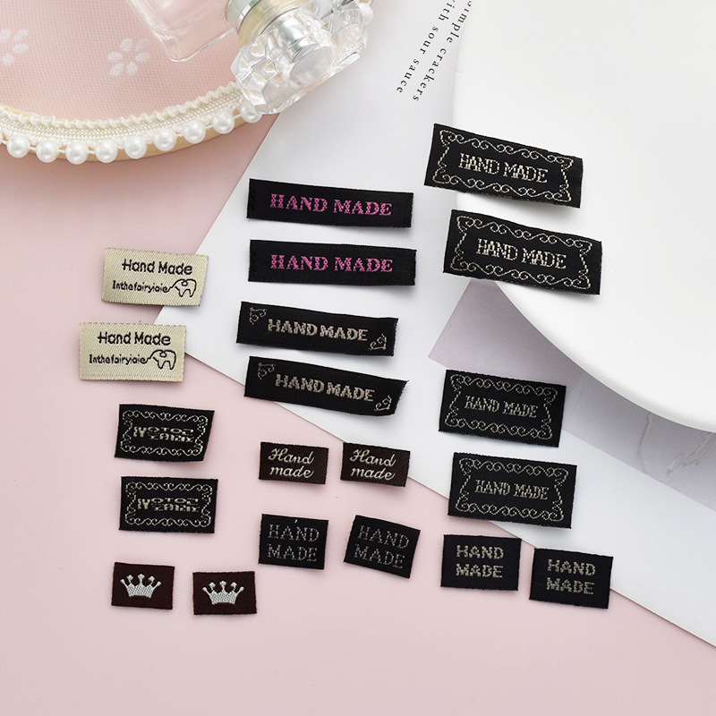 ワッペン ハンドメイド タグ 刺繍タグ アクセサリーパーツ ビスタグ 挟みタグ ピスネームタグ 縫付タグ
