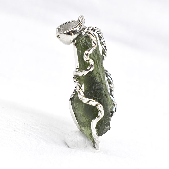 モルダバイト磨き＋シホテアリン隕石 ペンダント！！本物！③ スターボーン社 モルダバイト磨き＋シホテアリン隕石 ペンダント！！本物！③