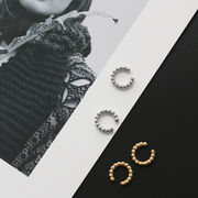 サージカルステンレスイヤーカフ　アクセサリー　金属アレルギー対応　INS　デザイン