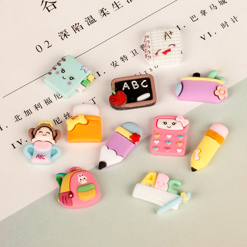 アクセサリーパーツ 知育 玩具 キッズ 子供 貼り付け 新生活 学校 デコパーツ 樹脂 ピアス 本 鉛筆 計算機