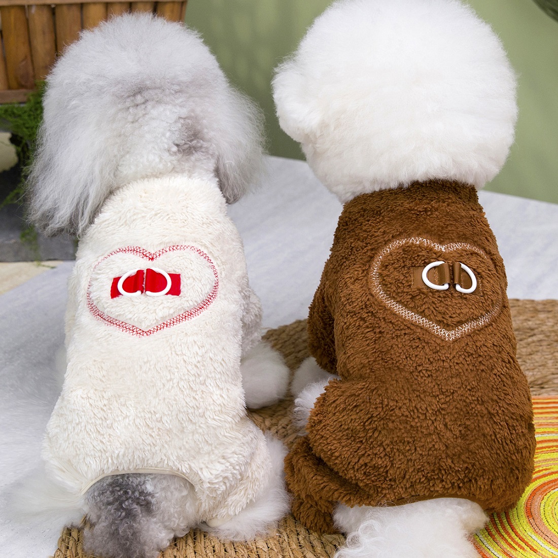 2026新品 秋冬 ペット服 柔らかい 超可愛い 犬服 ペット用品  小型犬 リード対応 トイプードル  裏起毛