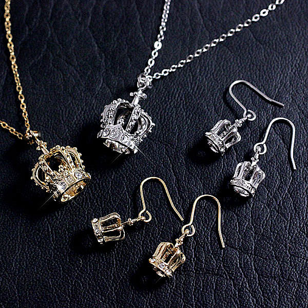 半額 50％OFFの通販 大特価！】☆不動の人気！王冠モチーフ☆CROWN☆クラウン アクセサリー