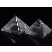 【置き石】ピラミッド型 約35mm 水晶