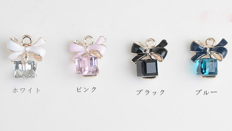 ハンドメイド★キッズリボン★水色★大きめ★揺れるチャーム付き★お出かけに 楽天市場】チャーム付き ペンライトリボン レディース 服飾小物