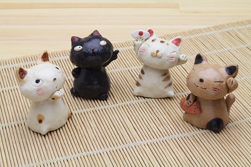 「陶製の置物」　猫　置物【NO.1】