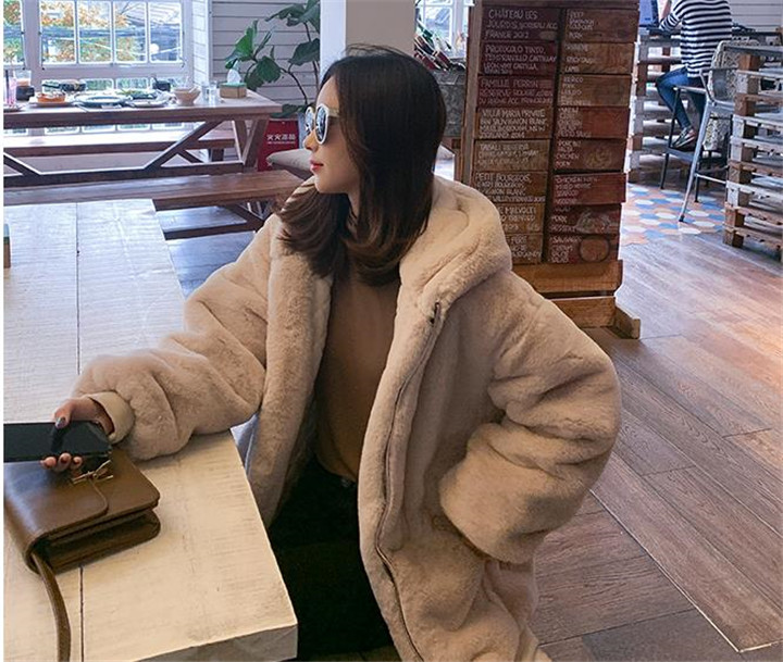秋冬コーデにぴったり 韓国ファッション 暖かい フェイクファー コート ゆったりする チェスターコート アパレル オープンブリッジ 合同会社 問屋 仕入れ 卸 卸売の専門 仕入れならnetsea