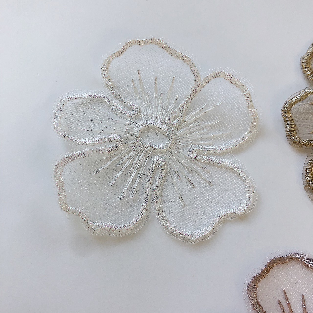 国内即納 刺繍レース フラワーモチーフ 縫い付け パーツ ワッペン ハンドメイド 小さめ ミニ 花 雑貨 B P Labo 問屋 仕入れ 卸 卸売の専門 仕入れならnetsea