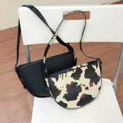 高品質新入庫！早い者勝ち 2020新品 脇下バッグ クロスボディ ショルダーバッグ ハンドバッグ 百掛け