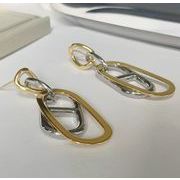 配色ピアス