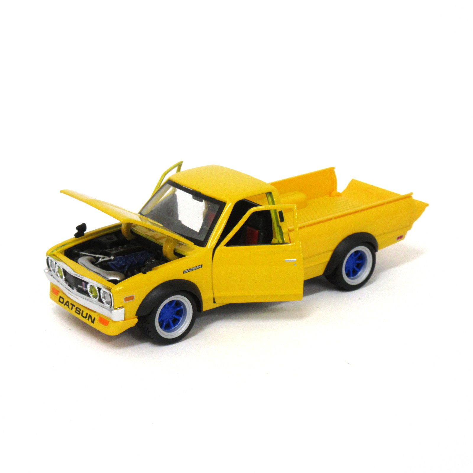 ミニカー＞Maisto ミニカー 1:24 MD 1973 ダットサン 620 ピックアップ イエロー No.200-148 株式会社  ファースト・アロー | 卸売・ 問屋・仕入れの専門サイト【NETSEA】