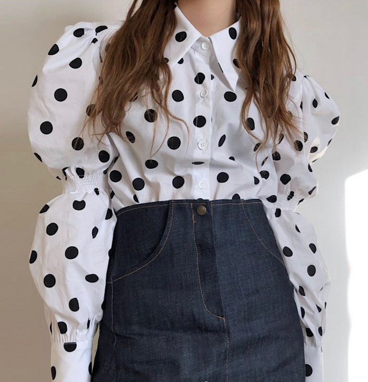 洗練されたオシャレを 韓国ファッション 新品 可愛い ビッグドット 誇張 パフスリーブ 単体ボタンシャツ