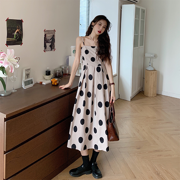 Women 21年春夏新作 韓国風レディース服 ノースリーブワンピース ドット ストラップ エレガント アパレル 株式会社 Sniff Japan レディース服 問屋 仕入れ 卸 卸売の専門 仕入れならnetsea