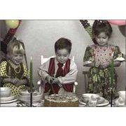 ミニグリーティングカード 誕生日/バースデー「ケーキを切るこども」子供