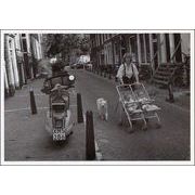 ポストカード モノクロ写真「散歩中の親子と犬とバイク」