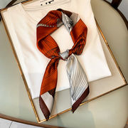 　スカーフ　レディース　ビンテージ　 70*70cm　秋　人造シルク　韓国ファッション　幾何柄