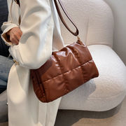 ショルダーバッグ　鞄　カバン　INS　大人気　韓国ファッション　全4色