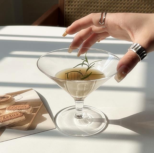 INS  人気    ウォーターカップ  コーヒーカップ  インテリア  創意撮影装具  グラス  置物を飾