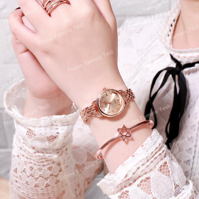 韓国の新しいレディースとメンズファッションの安い時計ベルトマルチカラー時計ライトウォッチ防水ギフト
